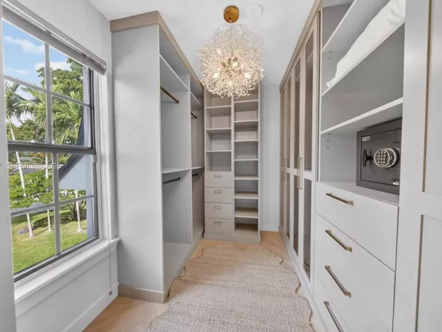 Продажа дома по адресу 4312 NE 22nd Ave - фото 7413619