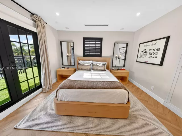 Продажа дома по адресу 4312 NE 22nd Ave - фото 7413607