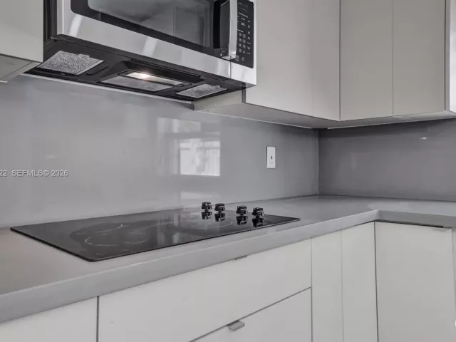 Продажа дома по адресу 1010 N 16th Ave - фото 7413153