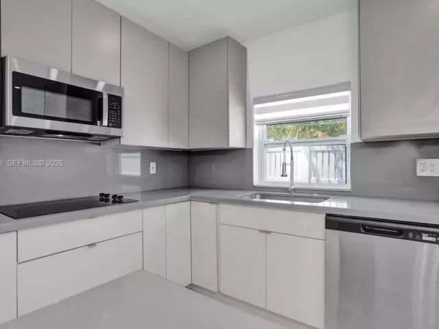 Продажа дома по адресу 1010 N 16th Ave - фото 7413155