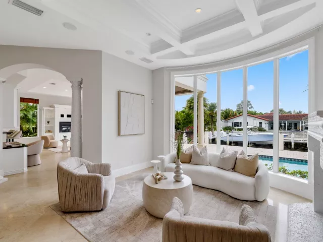 Продажа дома по адресу 501 Golden Harbour Drive - фото 9310797