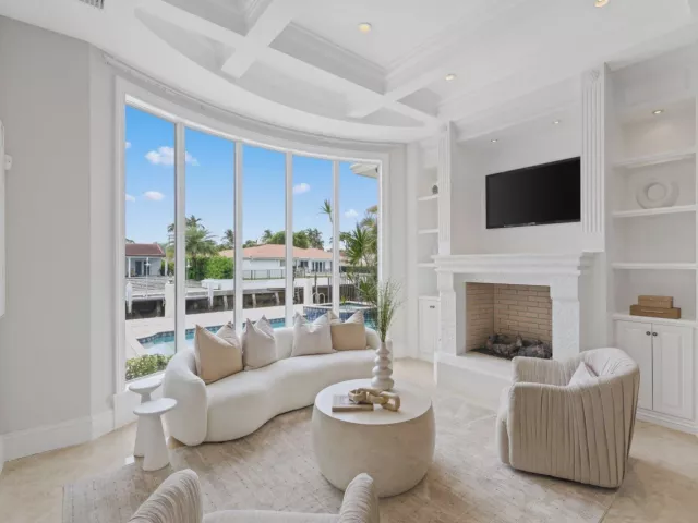 Продажа дома по адресу 501 Golden Harbour Drive - фото 9310798