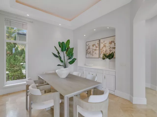 Продажа дома по адресу 501 Golden Harbour Drive - фото 9310799
