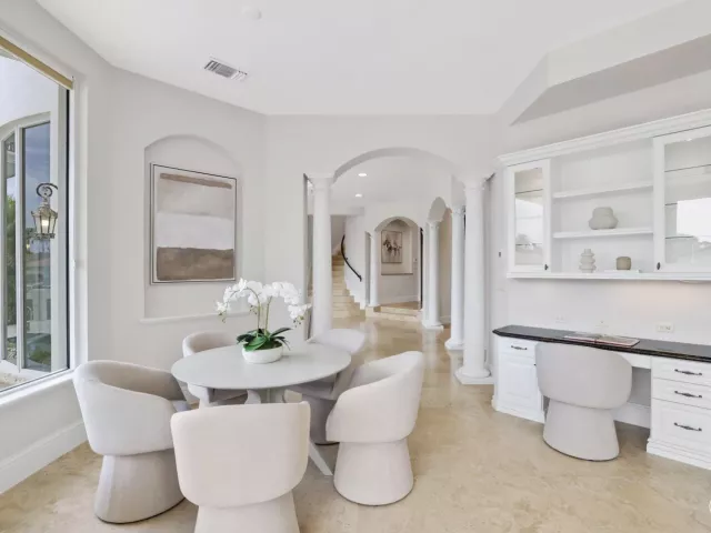 Продажа дома по адресу 501 Golden Harbour Drive - фото 9310802