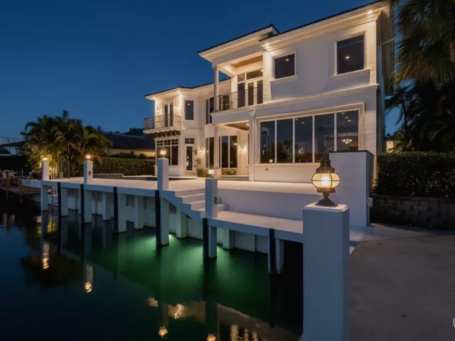 Продажа дома по адресу 501 Golden Harbour Drive - фото 9310788