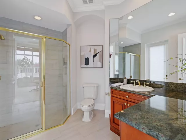 Продажа дома по адресу 501 Golden Harbour Drive - фото 9310814