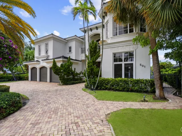 Продажа дома по адресу 501 Golden Harbour Drive - фото 9310789