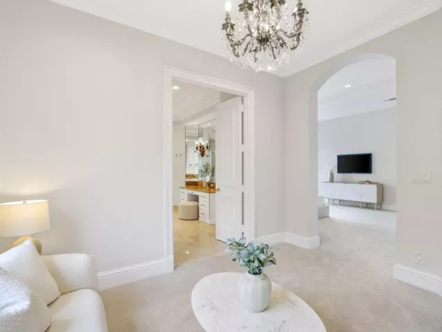 Продажа дома по адресу 501 Golden Harbour Drive - фото 9310819