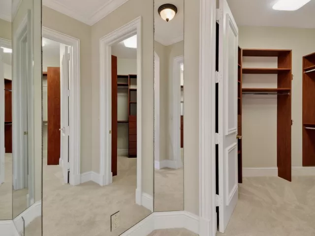 Продажа дома по адресу 501 Golden Harbour Drive - фото 9310824
