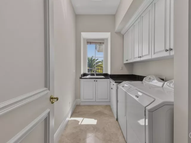 Продажа дома по адресу 501 Golden Harbour Drive - фото 9310830