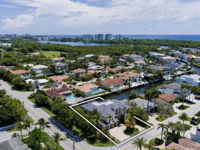 Продажа дома по адресу 501 Golden Harbour Drive - фото 9310839