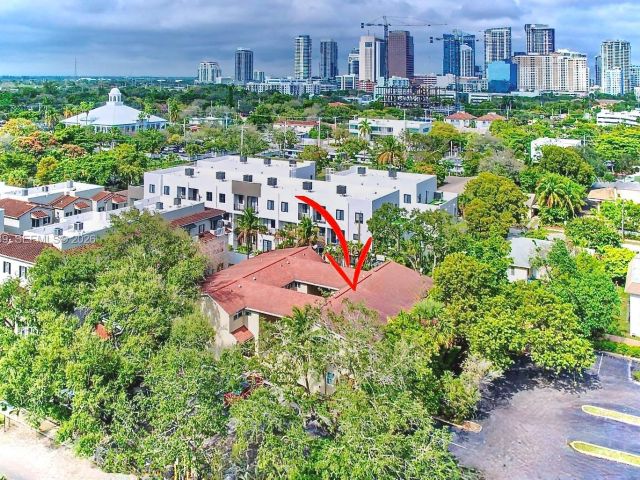 Продажа дома по адресу 499 SE 13th St 7E - фото 7411100