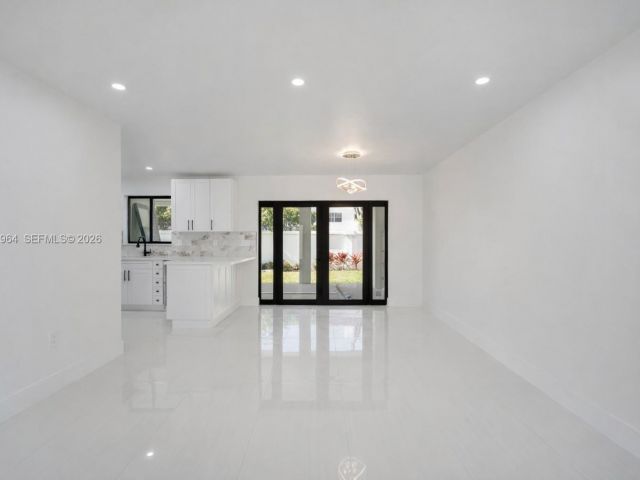 Продажа дома по адресу 1406 SW 104th Ct - фото 7509096