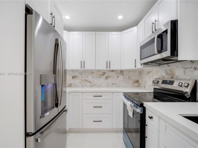 Продажа дома по адресу 1406 SW 104th Ct - фото 7509099