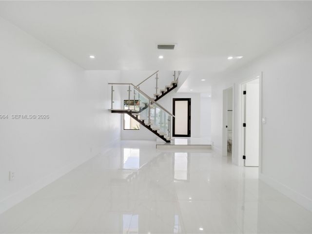 Продажа дома по адресу 1406 SW 104th Ct - фото 7509100