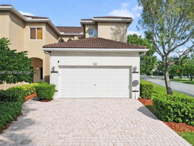 Дом в аренду по адресу 2467 SE 19th St - фото 7458502