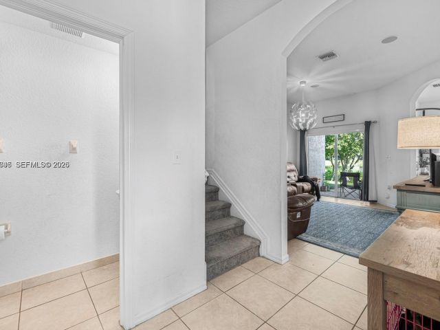 Дом в аренду по адресу 2467 SE 19th St - фото 7458506