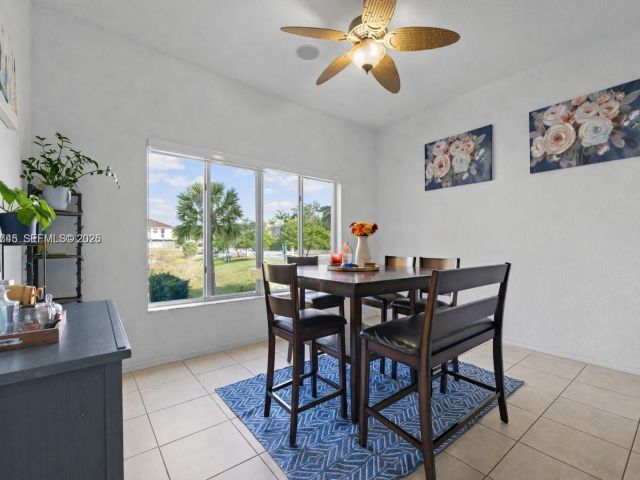 Дом в аренду по адресу 2467 SE 19th St - фото 7458510