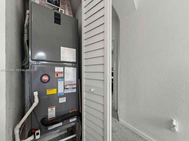 Дом в аренду по адресу 2467 SE 19th St - фото 7458517