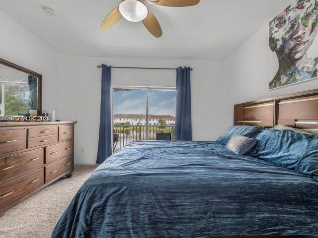 Дом в аренду по адресу 2467 SE 19th St - фото 7458519