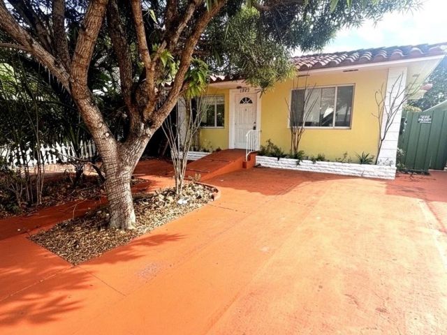 Продажа дома по адресу 1930 Pierce St - фото 7428078