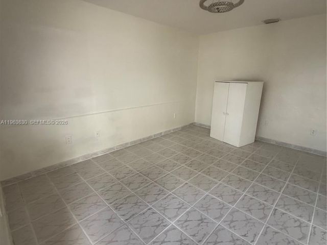 Продажа дома по адресу 1930 Pierce St - фото 7428091