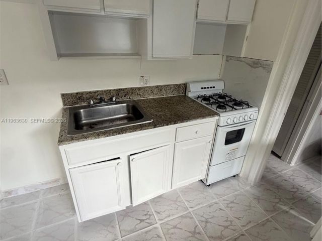 Продажа дома по адресу 1930 Pierce St - фото 7428094