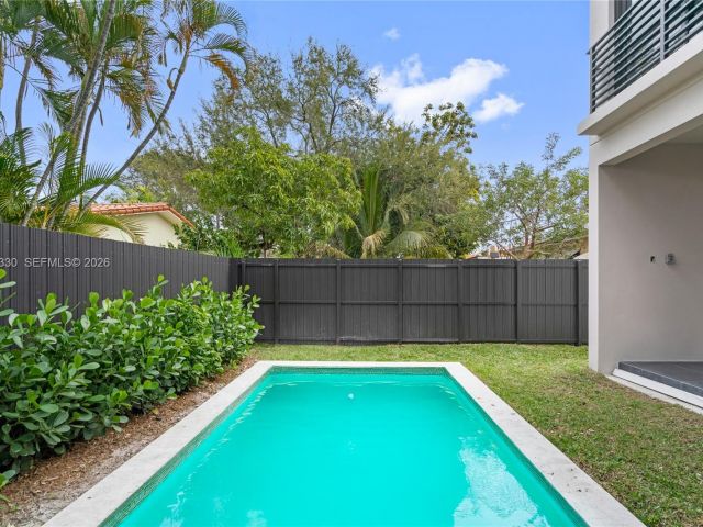 Продажа дома по адресу 1431 SW 20th St - фото 7466127