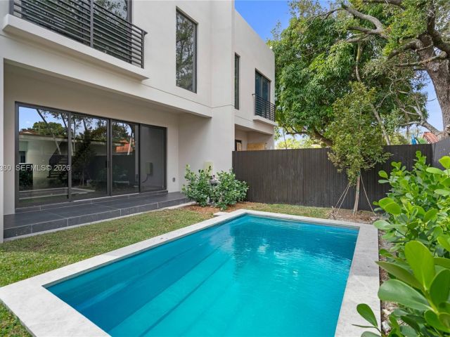 Продажа дома по адресу 1431 SW 20th St - фото 7466129