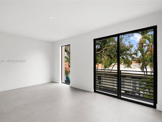 Продажа дома по адресу 1431 SW 20th St - фото 7466139