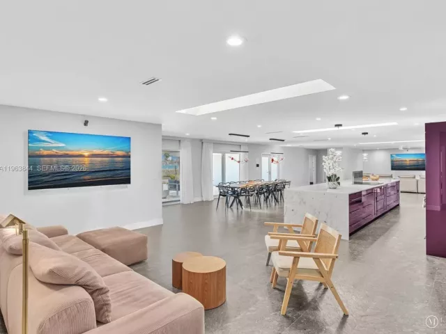 Продажа дома по адресу 840 S Southlake Dr - фото 7413478