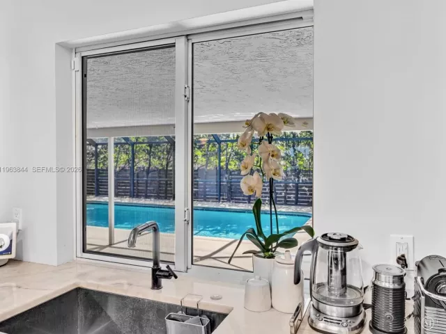 Продажа дома по адресу 840 S Southlake Dr - фото 7413476