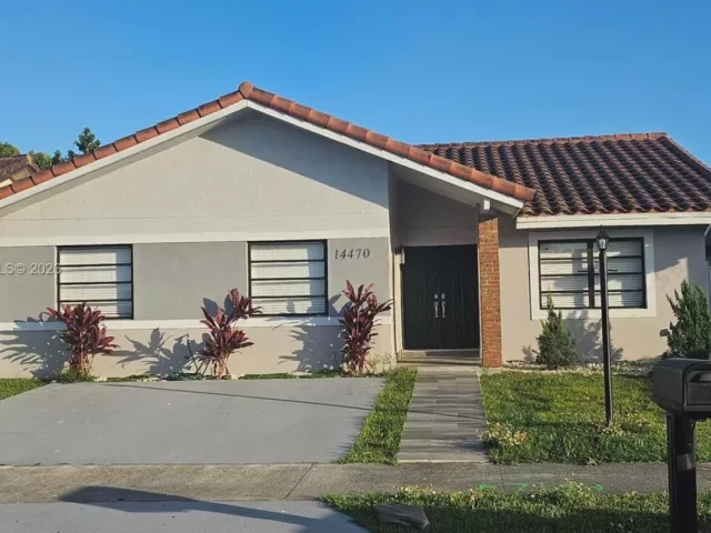 Дом в аренду по адресу 14470 SW 96th Ter - фото 7414077