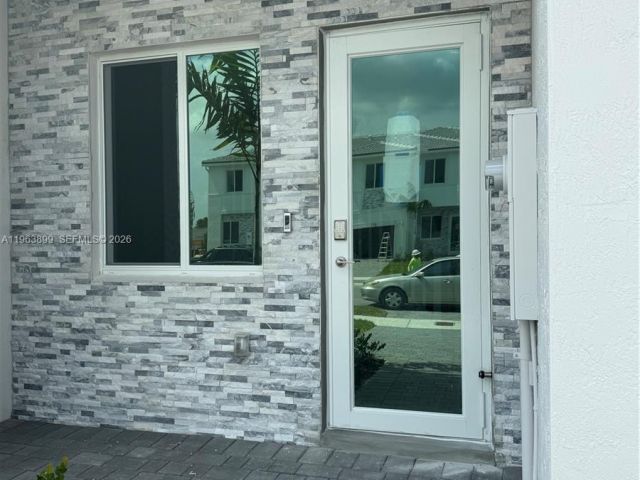 Дом в аренду по адресу 738 SE 13 ct . - фото 7517298