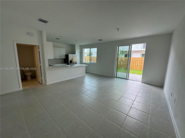 Дом в аренду по адресу 738 SE 13 ct . - фото 7517301