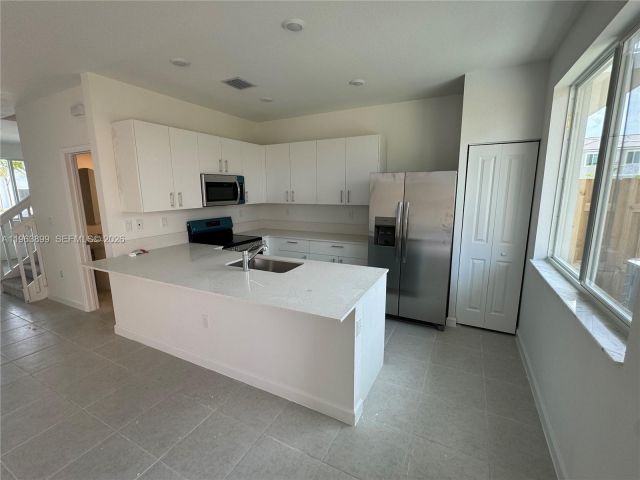 Дом в аренду по адресу 738 SE 13 ct . - фото 7517303