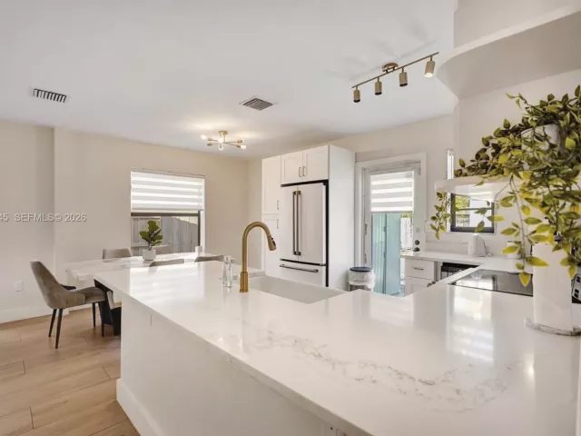 Продажа дома по адресу 1520 NW 3rd Ave - фото 7422422