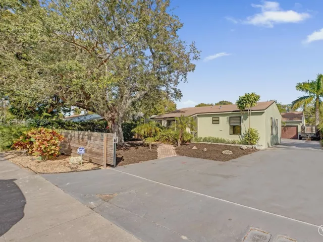 Продажа дома по адресу 1520 NW 3rd Ave - фото 7422426