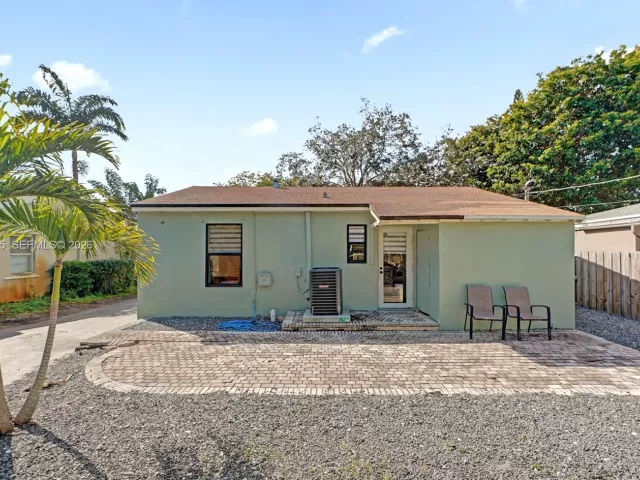 Продажа дома по адресу 1520 NW 3rd Ave - фото 7422414