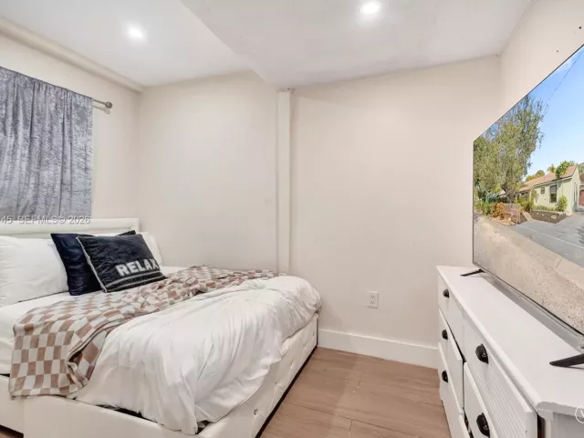 Продажа дома по адресу 1520 NW 3rd Ave - фото 7422407