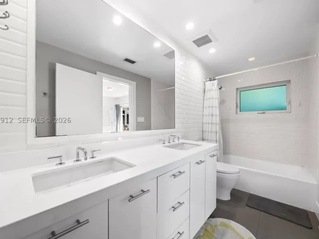 Продажа дома по адресу 4595 N Jefferson Ave - фото 9089521