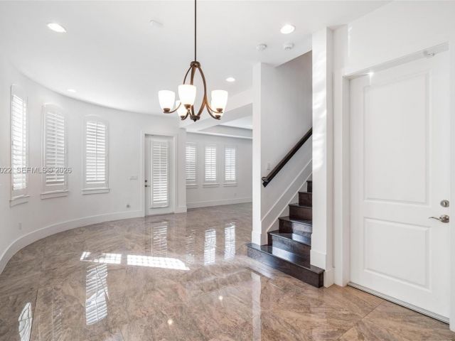 Дом в аренду по адресу 1757 NE 9th St - фото 7482635