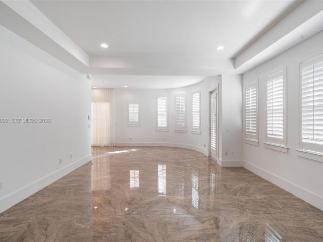 Дом в аренду по адресу 1757 NE 9th St - фото 7482637