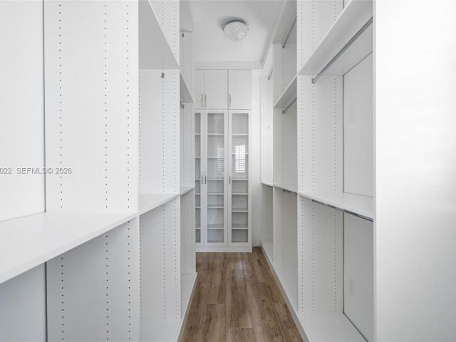 Дом в аренду по адресу 1757 NE 9th St - фото 7482642