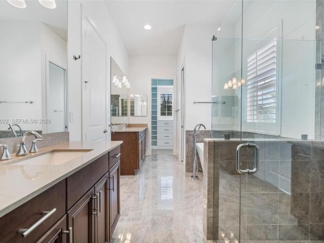 Дом в аренду по адресу 1757 NE 9th St - фото 7482646