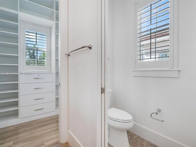 Дом в аренду по адресу 1757 NE 9th St - фото 7482647