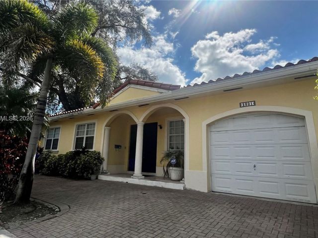 Продажа дома по адресу 2301 SW 22nd Ave - фото 7529333