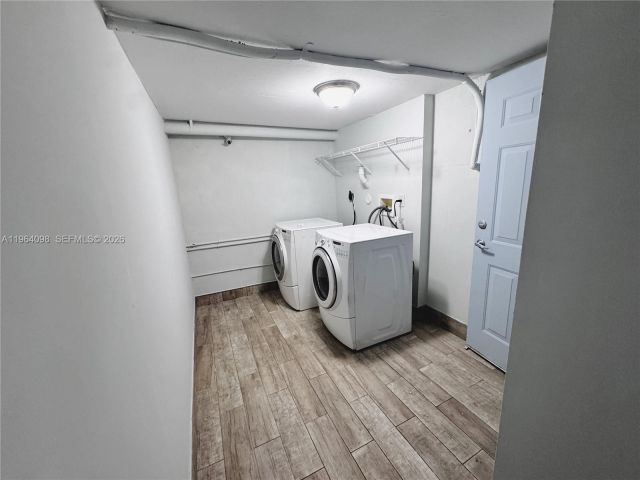 Дом в аренду по адресу 2881 NE 185th St 102 - фото 7513944