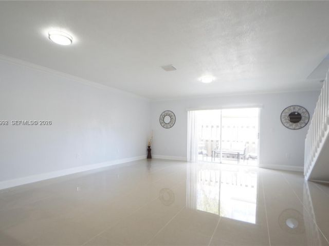 Дом в аренду по адресу 610 NW 108th Ter . - фото 7430620