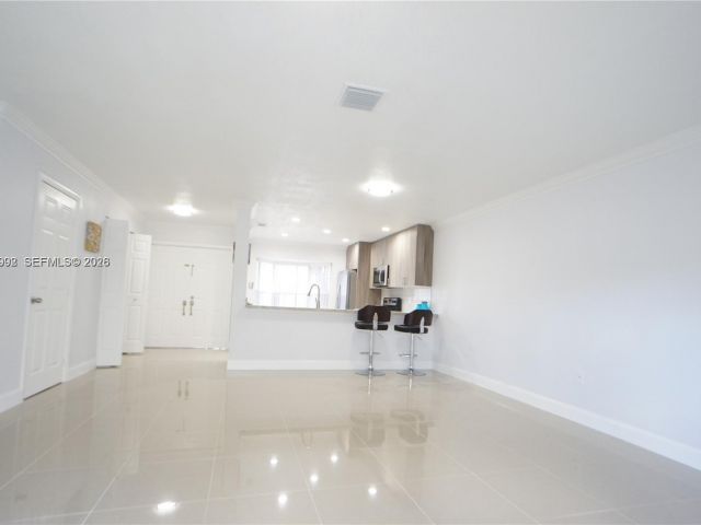 Дом в аренду по адресу 610 NW 108th Ter . - фото 7430622